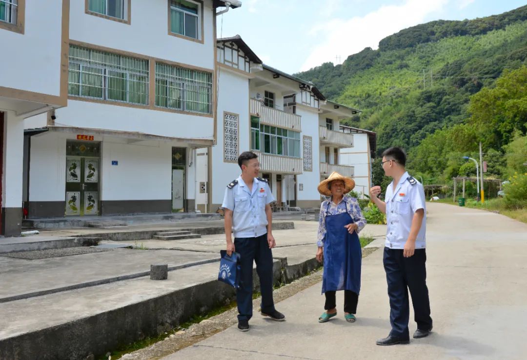 泉州税务学史力行办实事